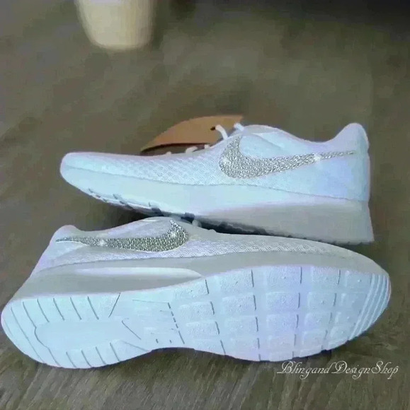 Bling Womens Nike White Tanjun Shoe Customized with Swarovski Crystal Rhinestone - Picture 6 of 9